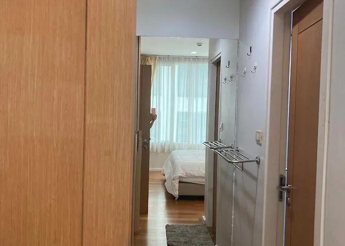 Apartment 'city Retreat' Asok Sukhumvit 23 53 Sqm *